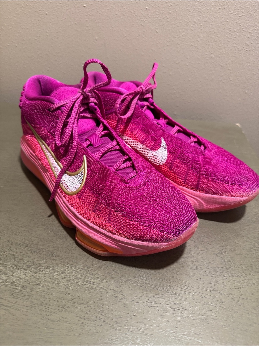 Nike Women's Air Zoom GT Hustle 3 Bright Pink Knit Running Sneakers size 10